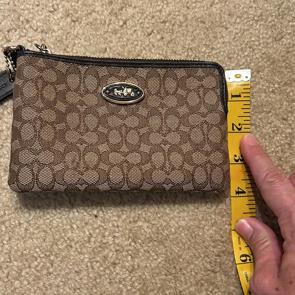 Coach Small Wristlet Brown - Picture 10 of 10